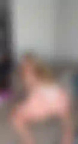 Observe esses peitos abraçados saltando e um esguicho enorme.