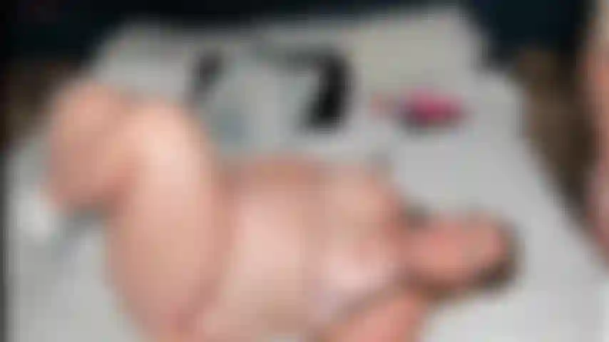 Me veja jorrando por toda a pica dele. Adoro a gozada dele por todos os meus seios.