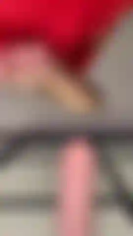 Você esquenta minha buceta enquanto esfrega seu pau duro.