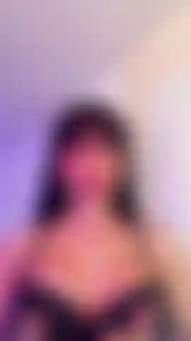 Seios sensuais em óleo.