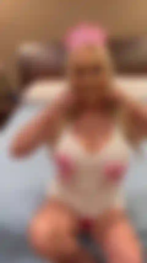 Feliz aniversário nua para mim!!!!!