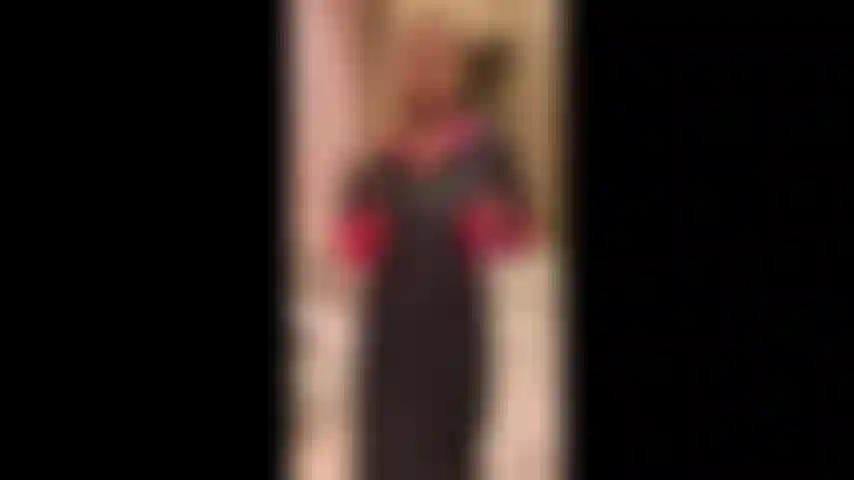 Exótica strip and play gótica de mary carey.