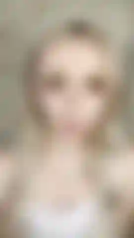 Sua camgirl favorita.