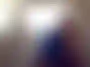 Kitty e eu fomos à praia e estávamos todos na areia, então nos juntamos no chuveiro para nos lavar. Estávamos com tanto tesão por causa de todos os caras gostosos da praia e precisávamos nos excitar.