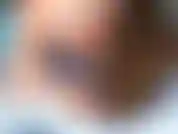 O calor da cera quente no fundo do meu umbigo é tão excitante e eu tenho um umbigo muito profundo! Compartilho com vocês enquanto encho meu botão com ceras de várias cores e brinco!