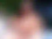 Neste vídeo estou chupando ele, mas tento foder e depois de um momento percebo que vou ser totalmente pego pelos vizinhos, então acabo com ele na minha boca e depois brinco com a porra!