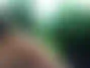 Esse vídeo é sobre mim, nua, na chuva, massageando meus seios. Eu espremo o leite delas. Brinco com meus mamilos e te trago pra perto.