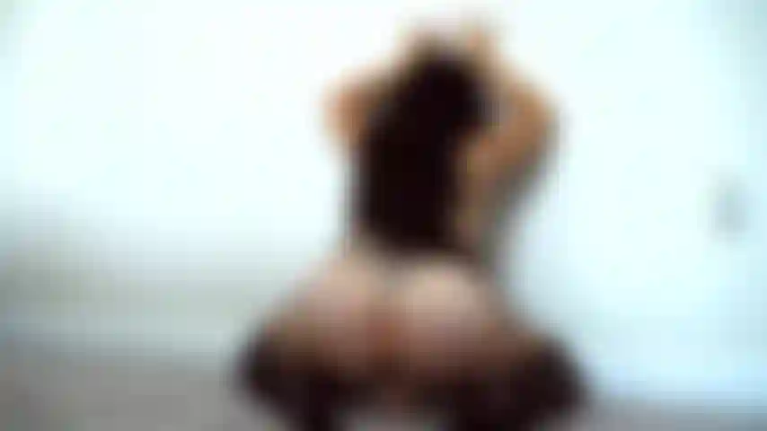 Esta sou eu naturalmente gozando da maneira que normalmente faria depois de um dia exaustivo na câmera. Sem luzes extravagantes ou falsos gemidos... Apenas me agradando do jeito que amo.