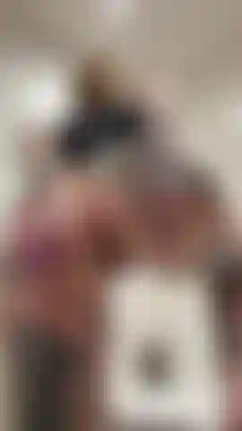 Veja-me gozando alto, brincando com os meus dois buracos com força. Dildos, anal tudo de muito perto para que você não perca nada.