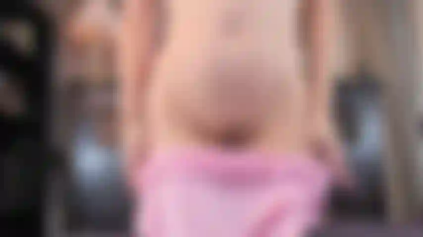 Robin - um vibrador grande na bunda.