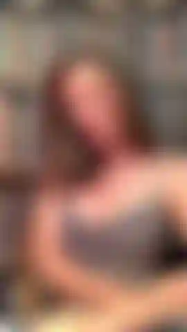 Robin - divertido encontro às cegas - nós dois não temos a sorte de encontrar um pervertido em um encontro às cegas. Provoco e incentivo você a se masturbar para mim, te tocando e exibindo meus pés sensuais. Sola macia, dedos longos... Meu rosto e boca sexy.