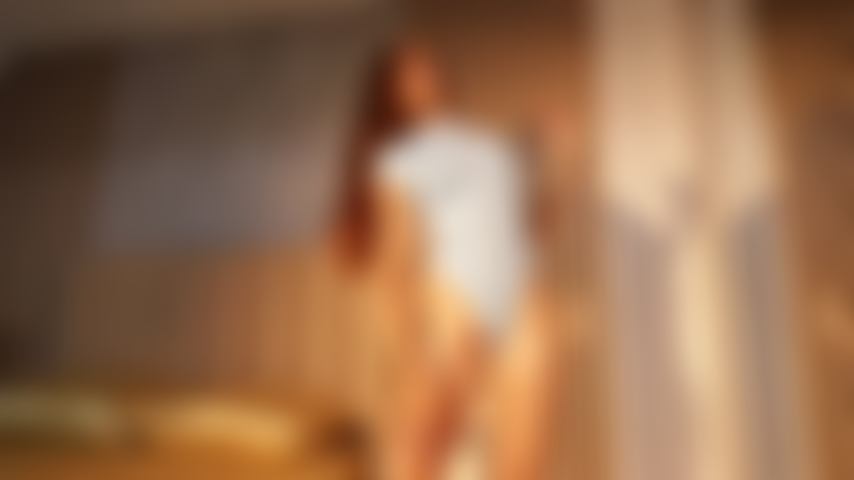 Safada e carinhosa são algumas das palavras que uso para me descrever.