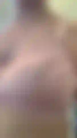 Meus peitos balançam e saltam.