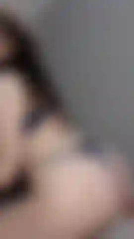 I shake my ass and twerk for you on this vid