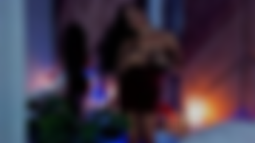 Adoro saber que seus olhos nunca param de me olhar, enquanto meus movimentos encantam somente você.