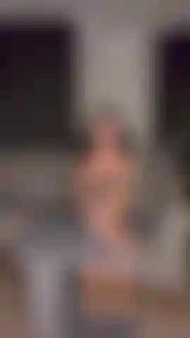 Boquete gostoso e safado chupando um pau preto grande😈 você vai repetir esse🥵.