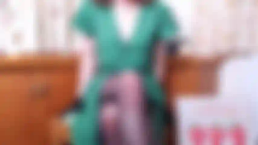 Depois das 8 luva de cetim preta_hj (browndildo), obrigado por uma noite linda minhas luvas de cetim pretas na altura do pulso, vestido elegante, meias pretas eu dou uma punheta em você (dildo marrom), ouça meu sotaque britânico falar com você sobre seu hj termine com contagem regressiva joi.