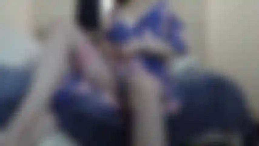 Prazer-me roleplay você foi travesso, vestindo meias brancas com lingerie eu tenho prazer com meu grande clitóris e foda com dildo.