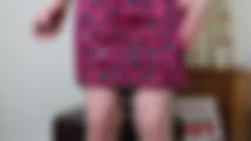 Hot shift spanking & joi, demonstração de palmada otk (almofada), colher de pau e bengala. Termine com joi usando geléia rosa diido para sua porra. Vestido de turno, meias nuas.