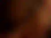 Passe loção nessa bunda e minha primeira vez com um plug anal e um pau grande e negro, um vídeo de dp quente.