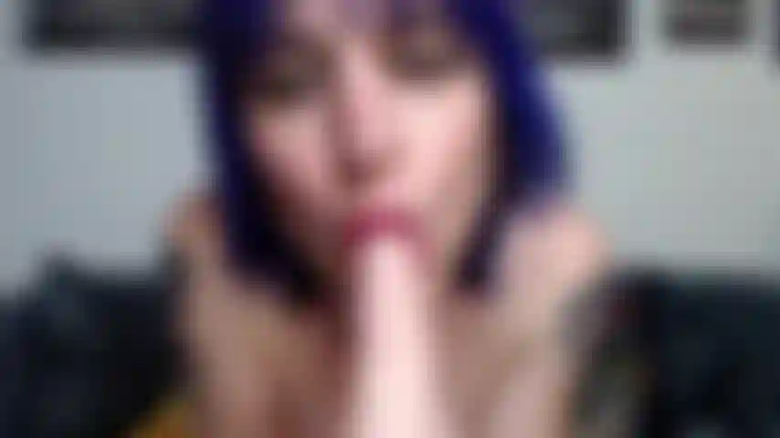 Provocadora de boquete com vibrador.