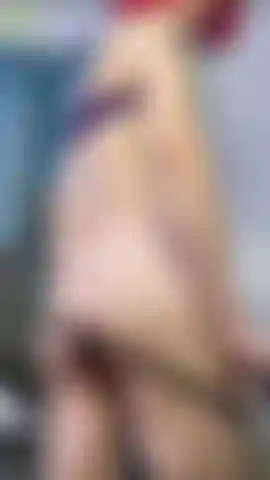 Lubrificando e fodendo meu peituda de perto.