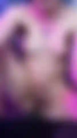 Dedilhando meu bumbum no modo missionário.