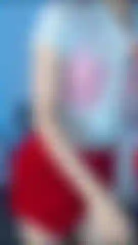 Adoraria explorar seus lábios com os meus.