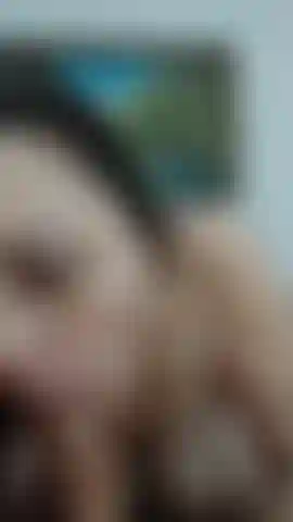 Boquete desleixado com contato visual.