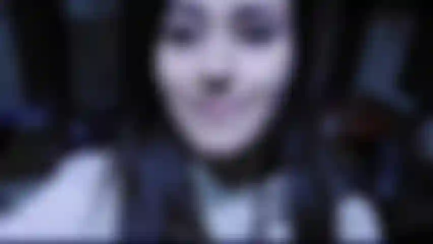 Soluçando sorrateiramente na casa dos meus pais.