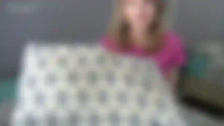 Pés de bunda adolescente e tênis sujos adoram.