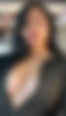 Sabe o que me excita? Sua voz sussurrando coisas que ninguém mais deveria ouvir.