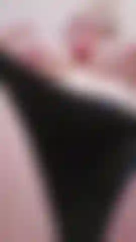 Amantes de buceta rosa procurados 💋 passar óleo nos meus mamilos rosa bebê me deixa muito excitada às vezes 😩 se você quer ver um close de verdade da minha buceta molhada enquanto eu brinco com brinquedos e gozar muito forte então você vai adorar esse aqui.