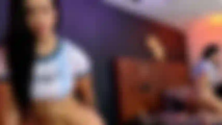 Esfregando meu brinquedo como uma cadela faminta por sexo.