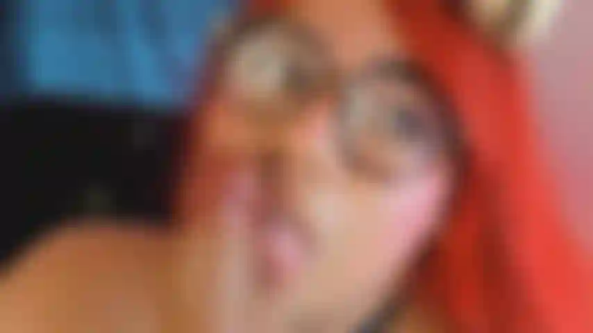 Kitty chupa pau devagar.