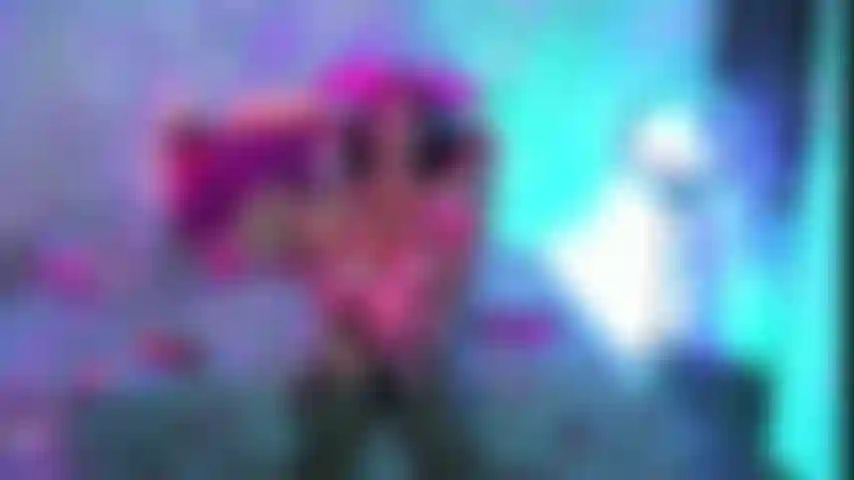 Striptease, curvilínea, latina, bucetinha peluda + óleo, bigboobs sexys.