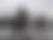 Um pouco de yoga e meditação em um lugar agradável, cheio de natureza e água.