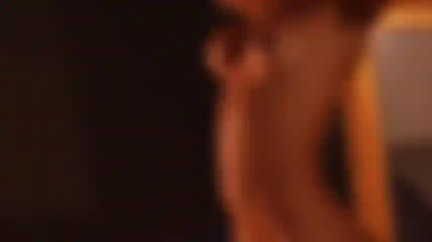 Sua linda menina e seus peitos.