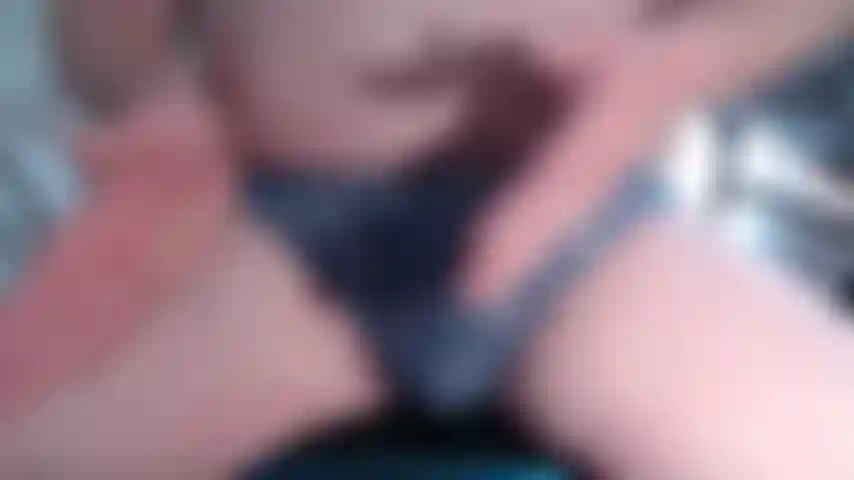 Sam dá um tapa no pênis até ficar vermelho mvf_03212022_3_.