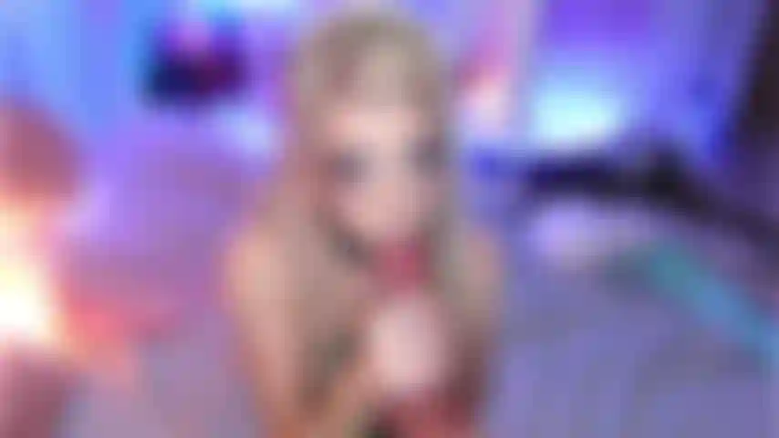 Chupando um vibrador enorme realista, fazendo o mais fofo ahegao, gemendo e implorando 4 porra sua.