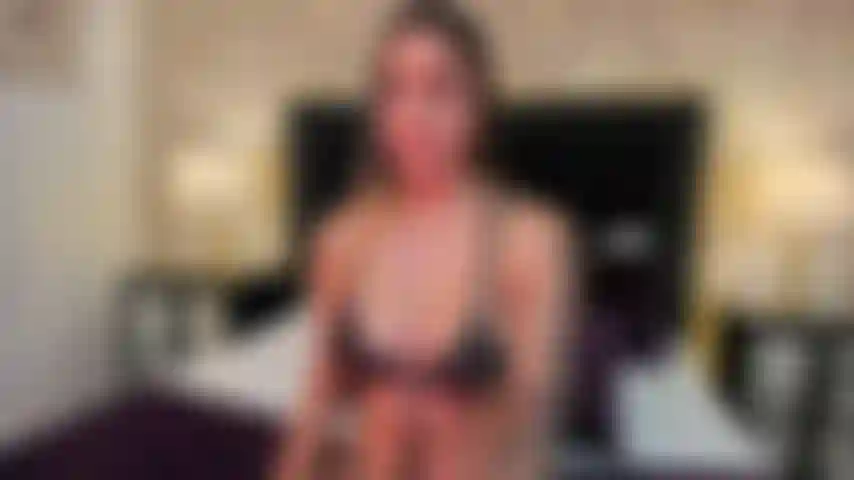 Venha curtir meu show e penetre minha bucetinha até me fazer chegar ao clímax.