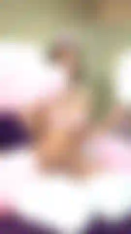 Hoje é meu aniversário venham comemorar juntos.