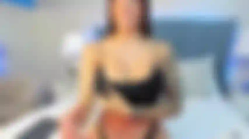 Que me delicio promero rosar o vibrador na minha buceta e depois penetrá-la lentamente.