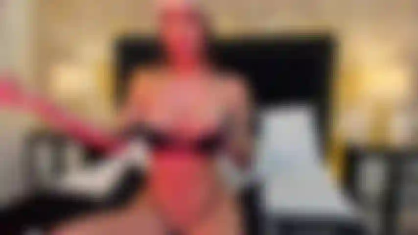 Acaricio meus seios e meu clitóris adoro isso.