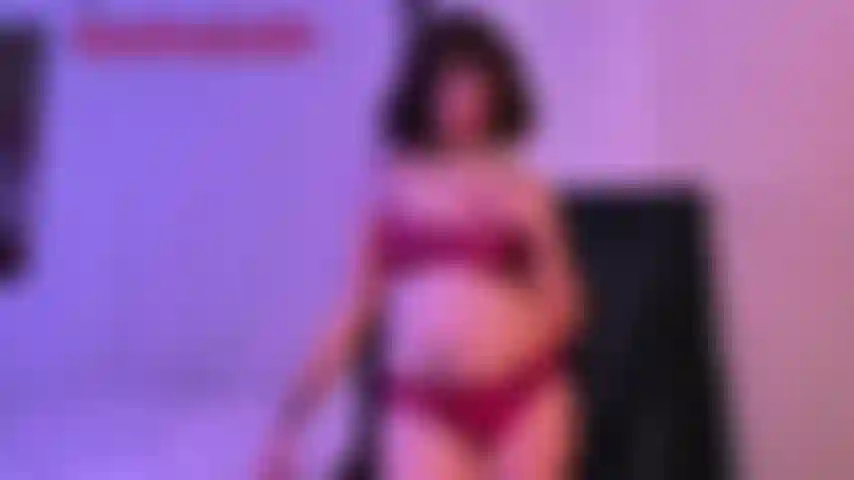 Quebrando votos - sara desire xo - clipe de femdom.