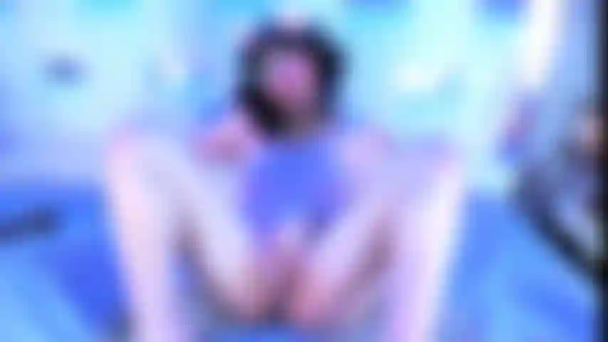 Sensual girl who wants you to fill up a lot of mil