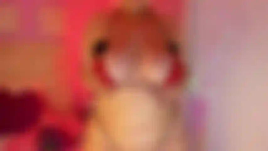 Peitos grandes mostram, óleo+ creme+ cuspe nos peitos.