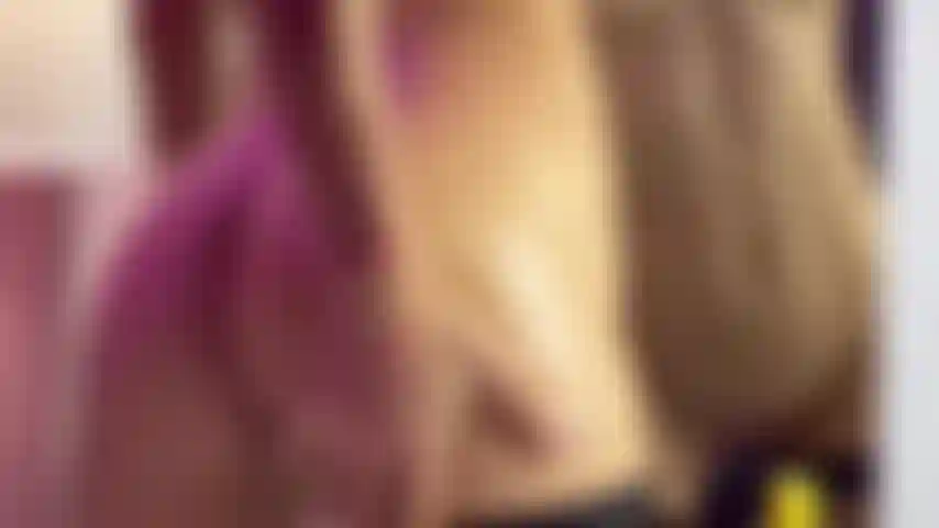 Venha brincar com o cuzinho oleoso.