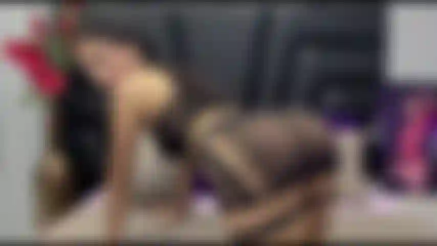 Me veja foder minha bunda com minha mão grande.