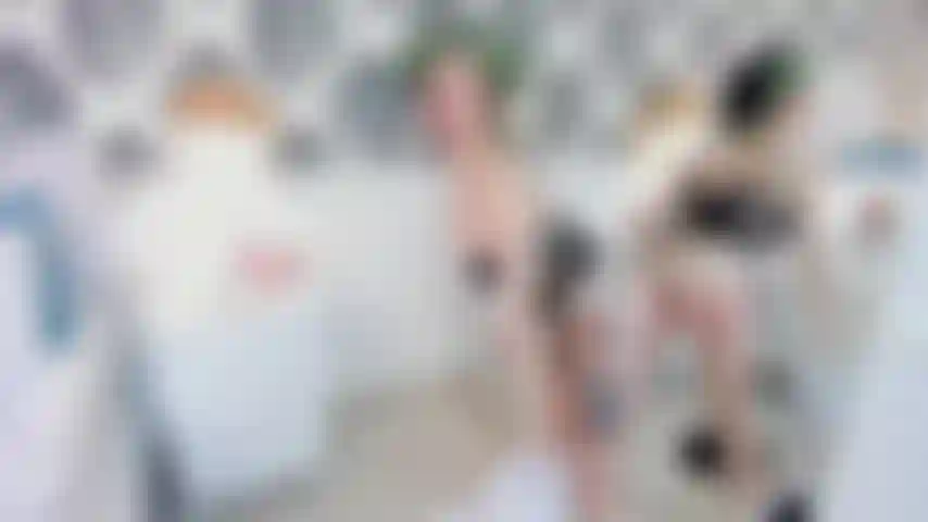 Saren se divertindo com um pau gostoso.